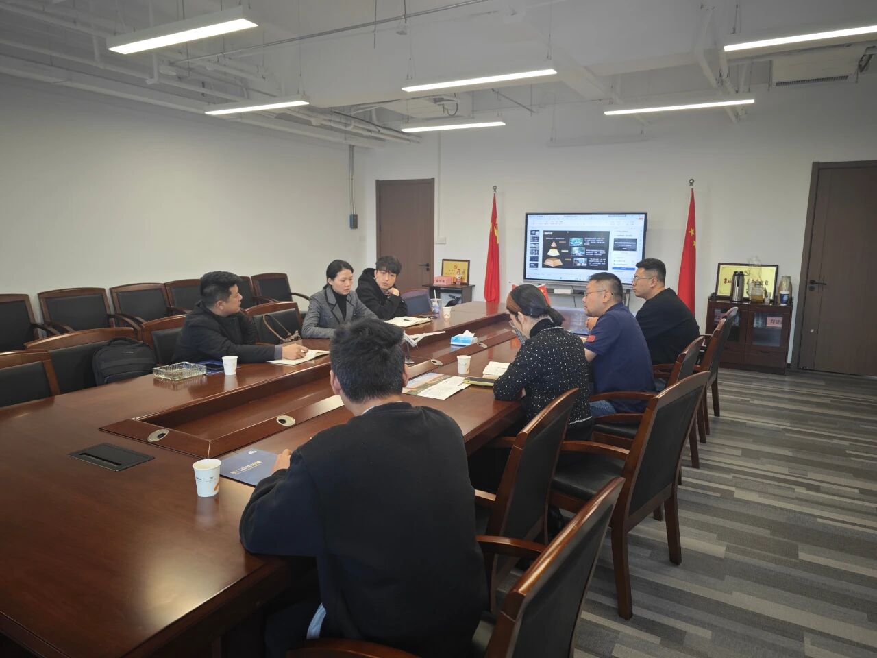 荆门市漳河新区陈金玉一行莅临比翼科技考察调研 共商华中低空经济新布局